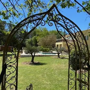 L'eveil En Provence Bed & Breakfast